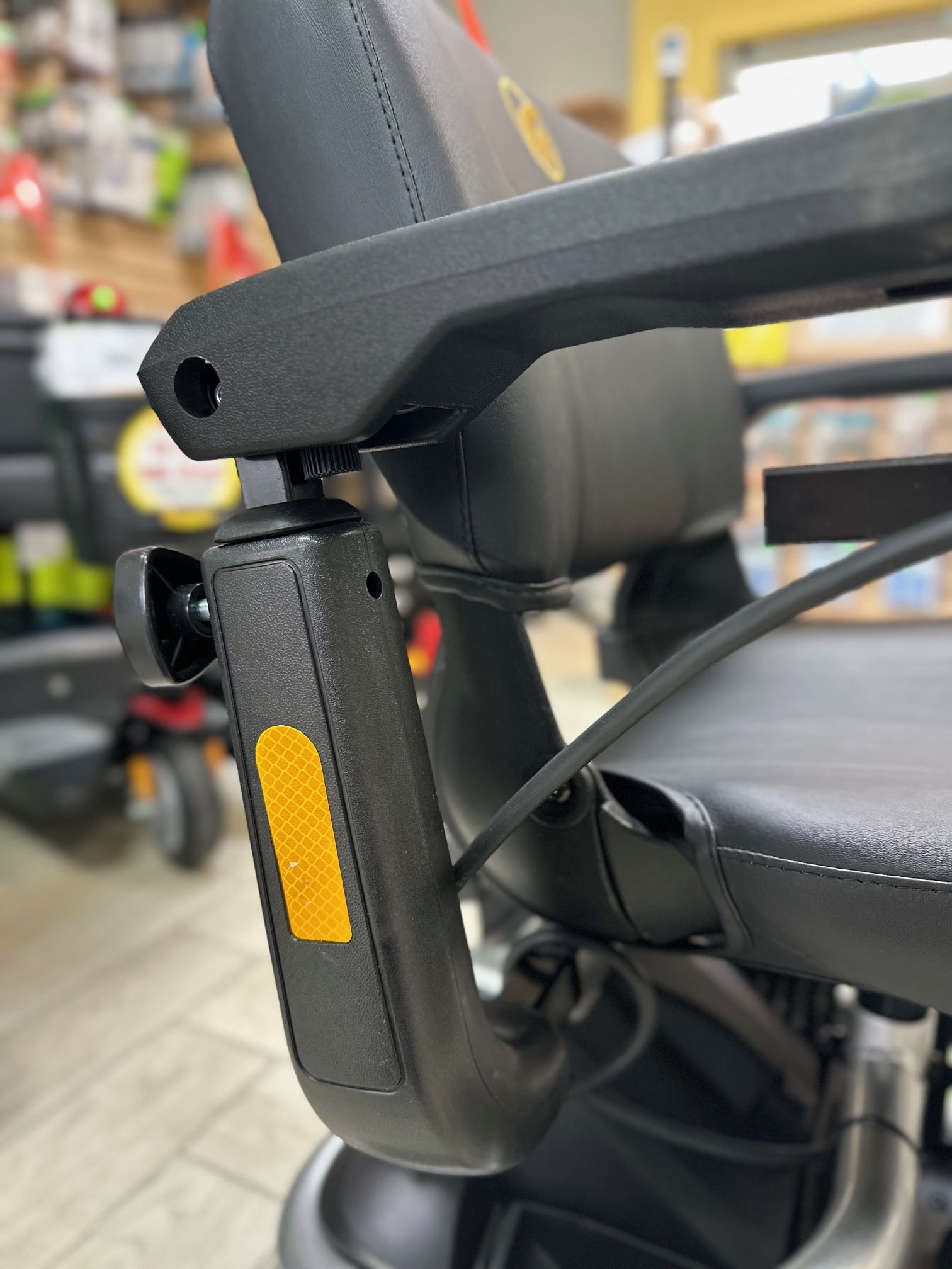 Lite Rider Envy Power Chair by Golden Technologies